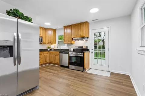 Kitchen - 23 Laurel Dr, Hampton, VA 23669 photo 2 of 3