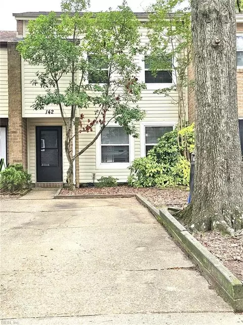 142 Tower Dr, Virginia Beach, VA 23462