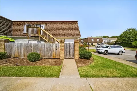 1627 Ocean Bay Dr #2A2, Virginia Beach, VA 23454