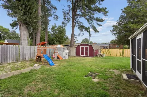 Exterior - 16 Longwood Dr, Hampton, VA 23669 photo 10 of 11
