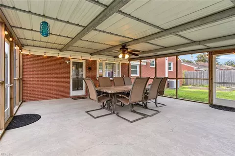 Exterior - 16 Longwood Dr, Hampton, VA 23669 photo 4 of 11