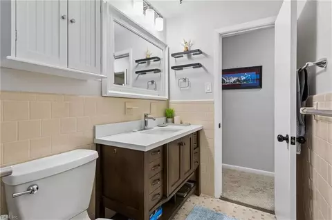 Bath - 16 Longwood Dr, Hampton, VA 23669 photo 2 of 2