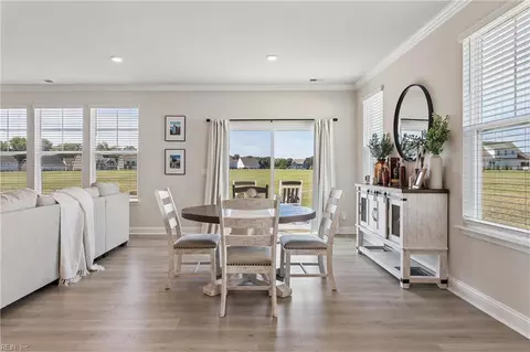 Dining - 189 Royal Blackheath, Smithfield, VA 23430 photo 1 of 3