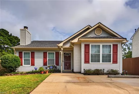 1368 Beacons Reach Dr, Virginia Beach, VA 23454