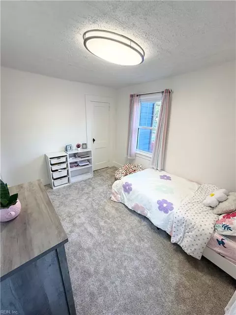 Bedroom - 57 Henry St, Hampton, VA 23669 photo 2 of 7