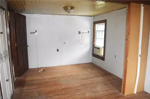 Bedroom - 1111 Oldfield St, Hampton, VA 23663 photo 2 of 2