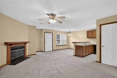 Living - 3418 Clover Rd, Chesapeake, VA 23321 photo 4 of 4