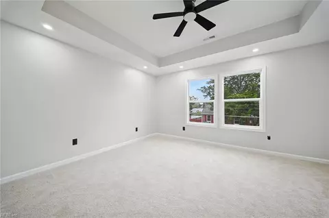 Bedroom - 1046 Mapole Ave, Norfolk, VA 23504 photo 5 of 6