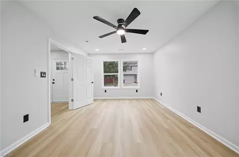Living - 1046 Mapole Ave, Norfolk, VA 23504 photo 2 of 2