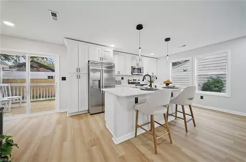 Kitchen - 1046 Mapole Ave, Norfolk, VA 23504 photo 3 of 3