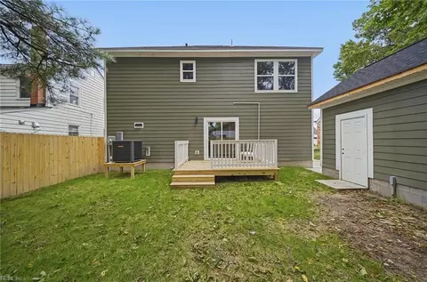 Exterior - 1046 Mapole Ave, Norfolk, VA 23504 photo 8 of 9