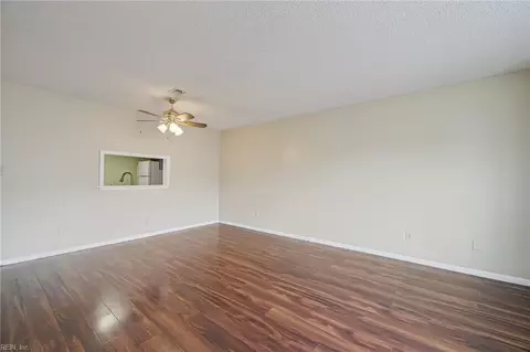 Living - 12 Saxony Pl, Hampton, VA 23669 photo 1 of 2