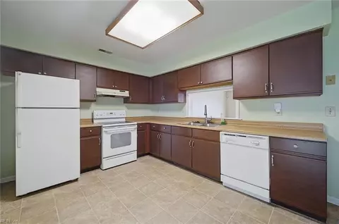 Kitchen - 12 Saxony Pl, Hampton, VA 23669 photo 1 of 3