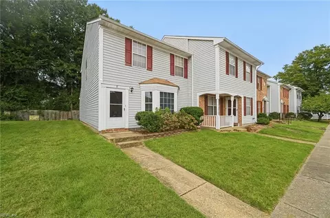 Exterior - 12 Saxony Pl, Hampton, VA 23669 photo 2 of 6