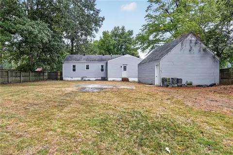 Exterior - 705 Berkshire Ter, Hampton, VA 23666 photo 7 of 10