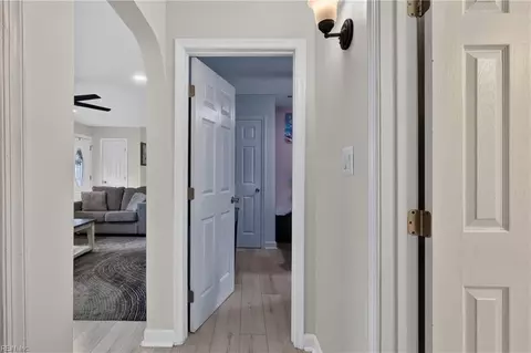 Entry Way - 705 Berkshire Ter, Hampton, VA 23666 photo 4 of 4