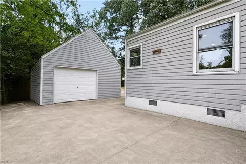 Exterior - 705 Berkshire Ter, Hampton, VA 23666 photo 10 of 10