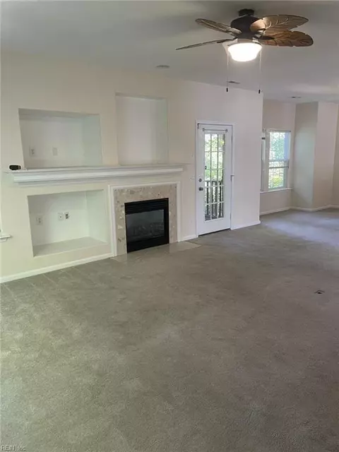 Living - 2064 Nicklaus Dr, Suffolk, VA 23435 photo 2 of 9