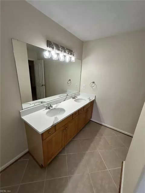 Bath - 2064 Nicklaus Dr, Suffolk, VA 23435 photo 1 of 3
