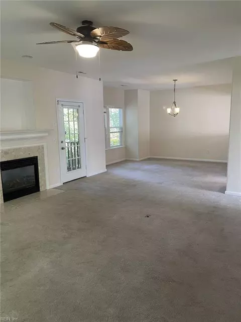 Living - 2064 Nicklaus Dr, Suffolk, VA 23435 photo 1 of 9