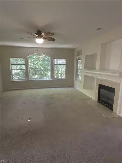 Living - 2064 Nicklaus Dr, Suffolk, VA 23435 photo 3 of 9