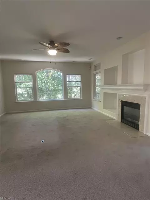 Living - 2064 Nicklaus Dr, Suffolk, VA 23435 photo 6 of 9