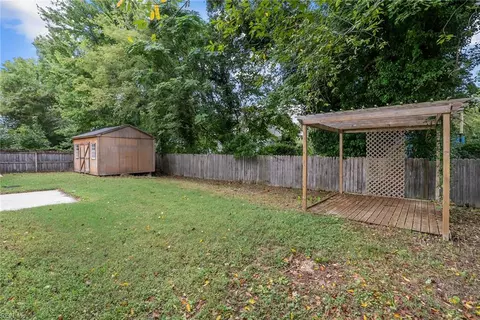 Exterior - 5 Compton Ct, Hampton, VA 23666 photo 2 of 2