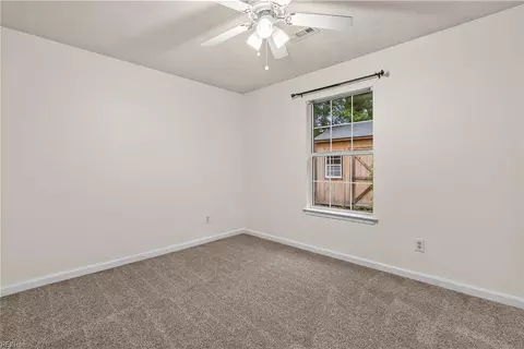 Bedroom - 5 Compton Ct, Hampton, VA 23666 photo 4 of 7