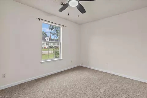 Bedroom - 5 Compton Ct, Hampton, VA 23666 photo 6 of 7