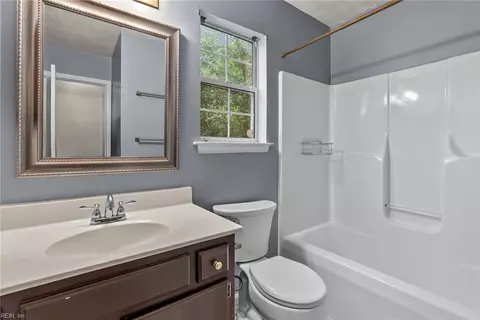 Bath - 5 Compton Ct, Hampton, VA 23666 photo 1 of 1
