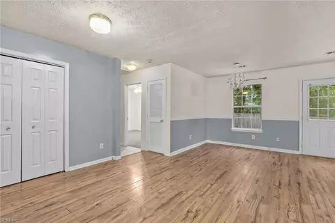 Living - 5 Compton Ct, Hampton, VA 23666 photo 1 of 2