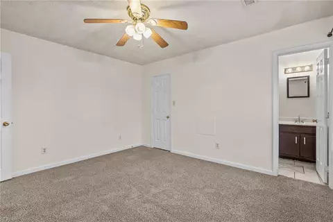 Bedroom - 5 Compton Ct, Hampton, VA 23666 photo 3 of 7