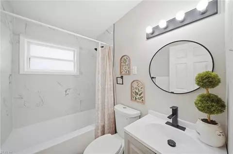 Bath - 532 Birmingham Ave, Norfolk, VA 23505 photo 1 of 2
