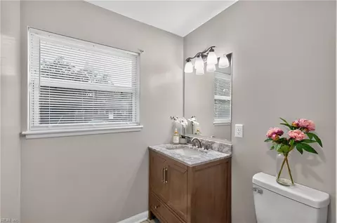 Bath - 206 Cellardoor Ct, Hampton, VA 23666 photo 1 of 3