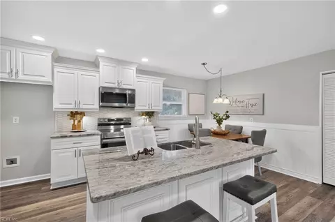 Kitchen - 206 Cellardoor Ct, Hampton, VA 23666 photo 4 of 4