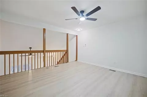 Living - 127 Parkway Dr, Hampton, VA 23669 photo 5 of 5