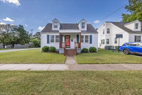 Exterior - 339 E Leicester Ave, Norfolk, VA 23503 photo 2 of 9
