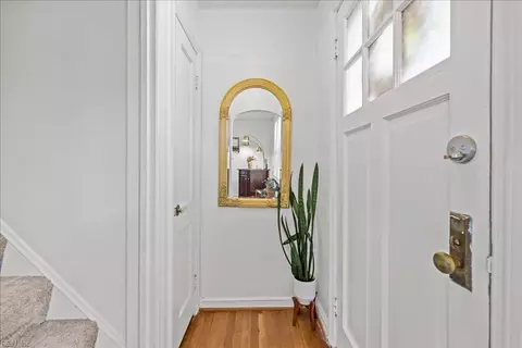 Entry Way - 339 E Leicester Ave, Norfolk, VA 23503 photo 3 of 4