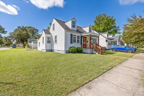 Exterior - 339 E Leicester Ave, Norfolk, VA 23503 photo 4 of 9