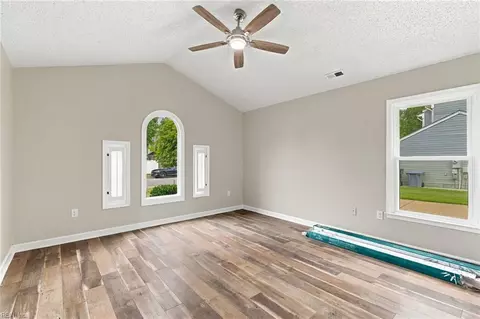Living - 3 Thomas Athey Ct, Hampton, VA 23666 photo 9 of 9