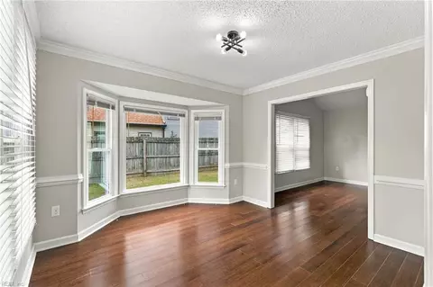 Living - 3 Thomas Athey Ct, Hampton, VA 23666 photo 2 of 9