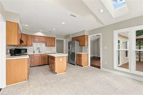 Kitchen - 3 Thomas Athey Ct, Hampton, VA 23666 photo 1 of 5