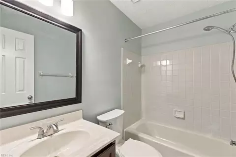 Bath - 3 Thomas Athey Ct, Hampton, VA 23666 photo 1 of 3