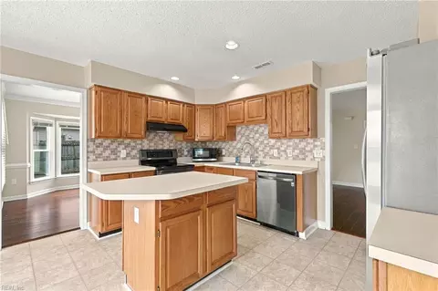 Kitchen - 3 Thomas Athey Ct, Hampton, VA 23666 photo 3 of 5