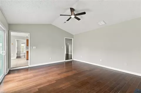 Living - 3 Thomas Athey Ct, Hampton, VA 23666 photo 6 of 9