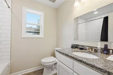 Bath - 713 Hemlock Ave, Hampton, VA 23661 photo 3 of 3