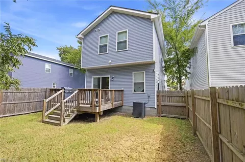 Exterior - 713 Hemlock Ave, Hampton, VA 23661 photo 8 of 8