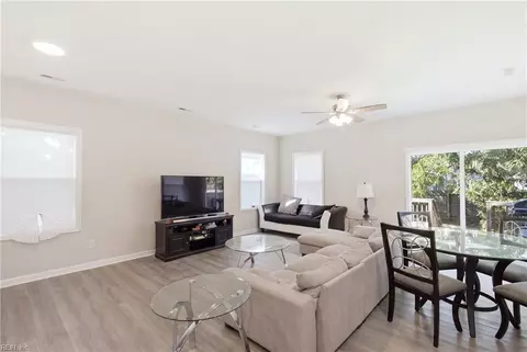 Living - 713 Hemlock Ave, Hampton, VA 23661 photo 1 of 1