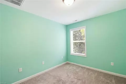 Bedroom - 713 Hemlock Ave, Hampton, VA 23661 photo 3 of 4