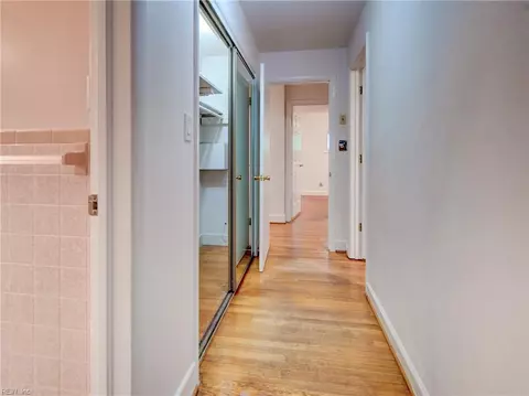 Entry Way - 101 Stadium Dr, Chesapeake, VA 23322 photo 4 of 6